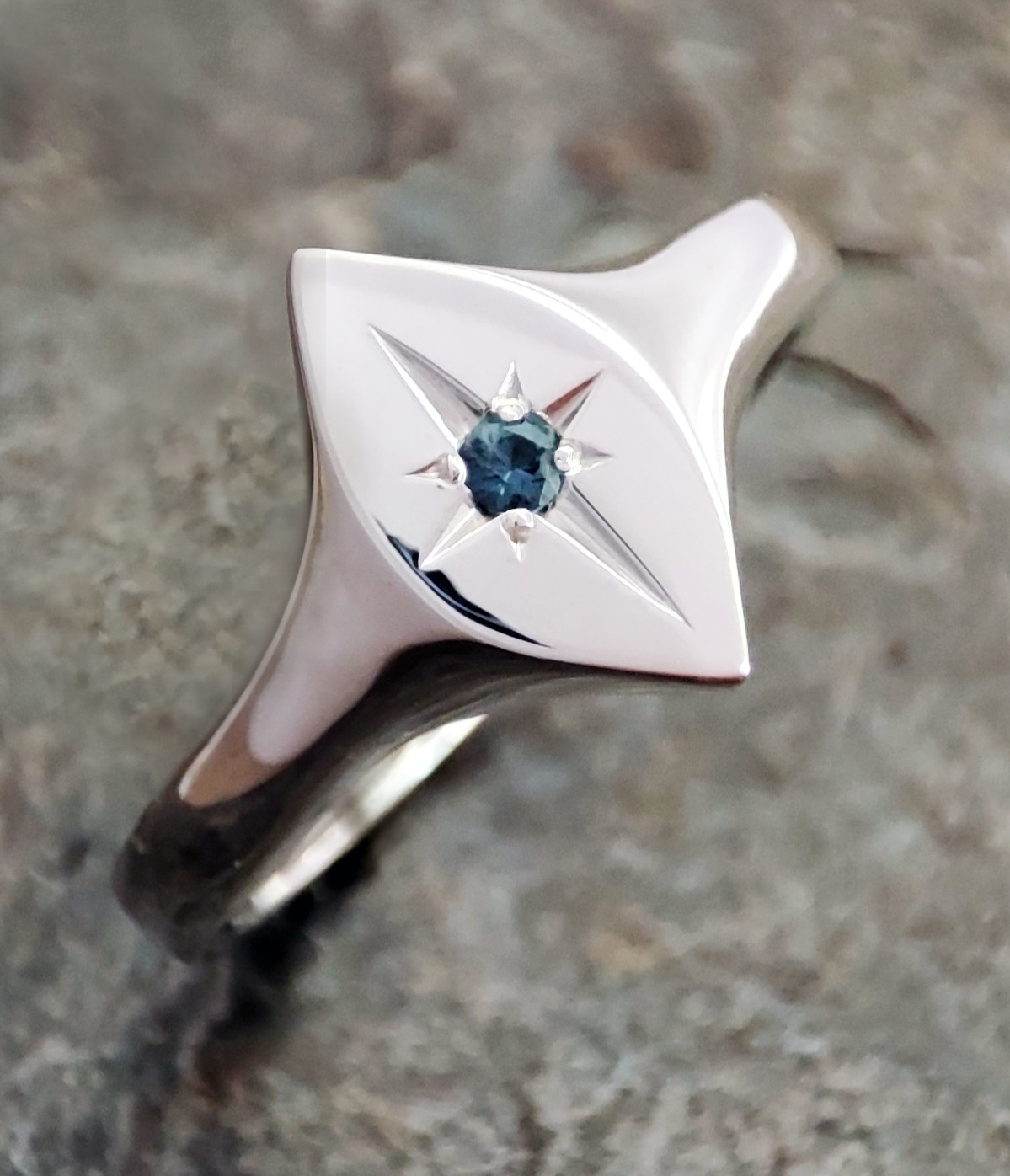 New Marquise signet star small