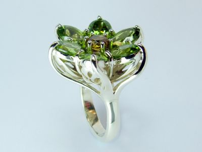 Peridot Flower Ring